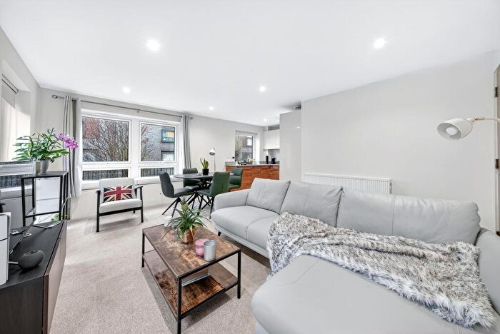 2 Bedroom Flat For Sale In Howard Road, Stanmore, HA7