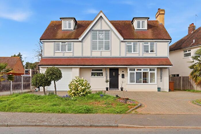 6 Bedroom Detached House For Sale In Tabors Avenue, Chelmsford, CM2