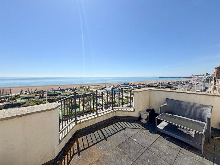 2 Bedroom Flat For Sale In George Street, Hastings, TN34