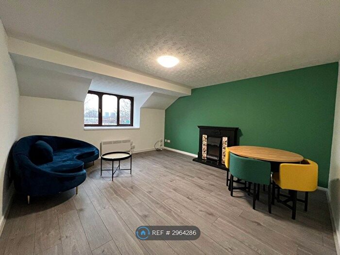 2 Bedroom Flat To Rent In Brunel Close, Coventry, CV1