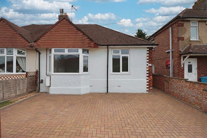2 Bedroom Semi-Detached Bungalow To Rent In Bryant Road, Kettering, NN15