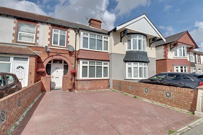 3 Bedroom Terraced House For Sale In Chatsworth Avenue, Portsmouth, PO6
