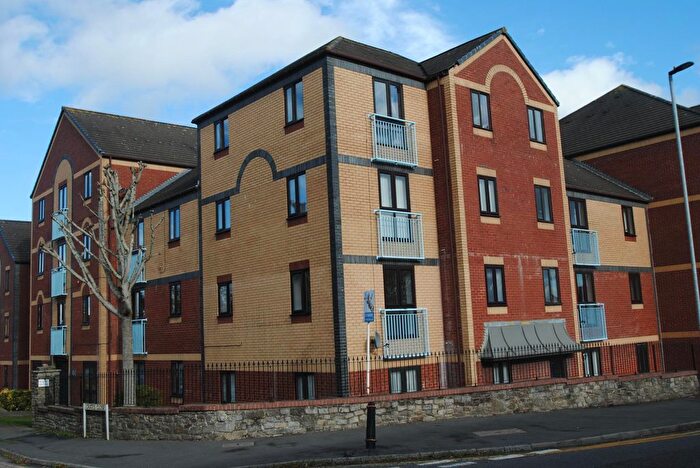 1 Bedroom Flat For Sale In Crates Close, Kingswood, Bristol, BS15