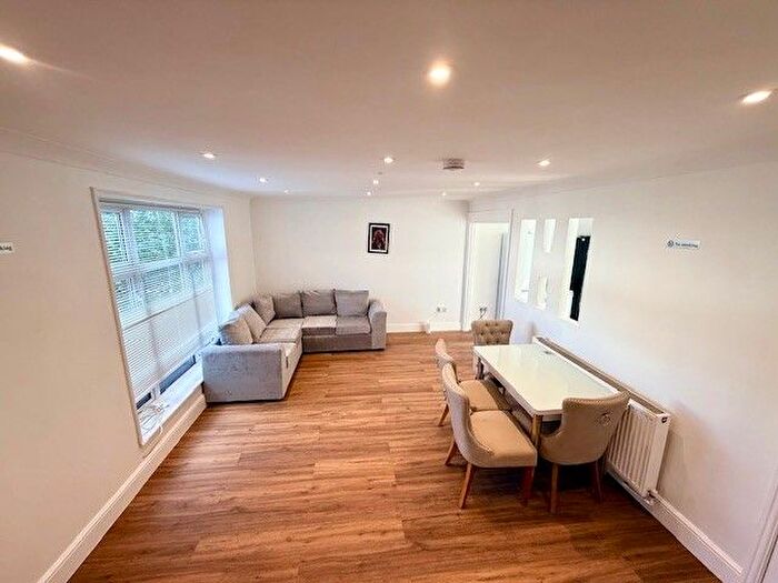 1 Bedroom Property To Rent In Harvey Gardens, Loughton, IG10