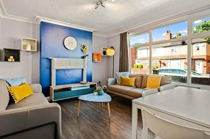 6 Bedroom House To Rent In Estcourt Terrace, Leeds, LS6