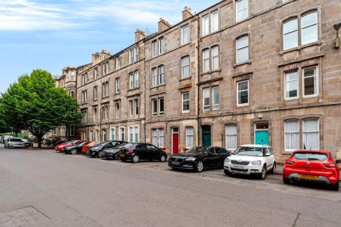 2 Bedroom Flat For Sale In / Brunswick Street, Hillside, Edinburgh, EH7