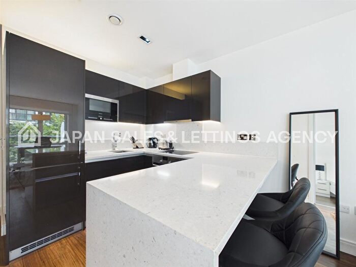 1 Bedroom Flat For Sale In Belgravia House, Dickens Yard, Longfield Avenue, Ealing, W5