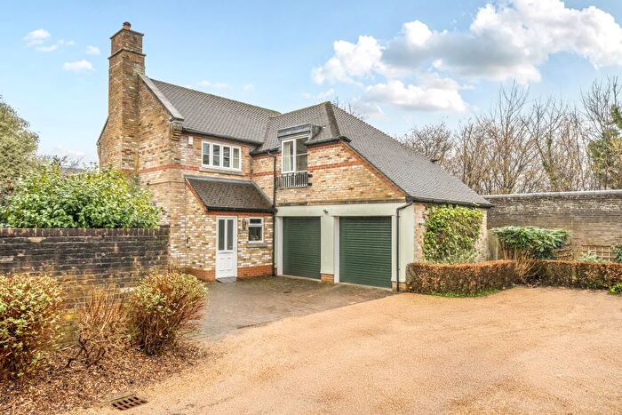 4 Bedroom Detached House For Sale In Gowrie Place, Caterham, CR3