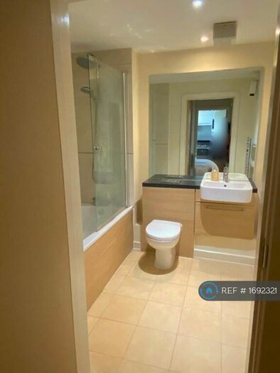 1 Bedroom Flat To Rent In Island Apartments, Islington, N1