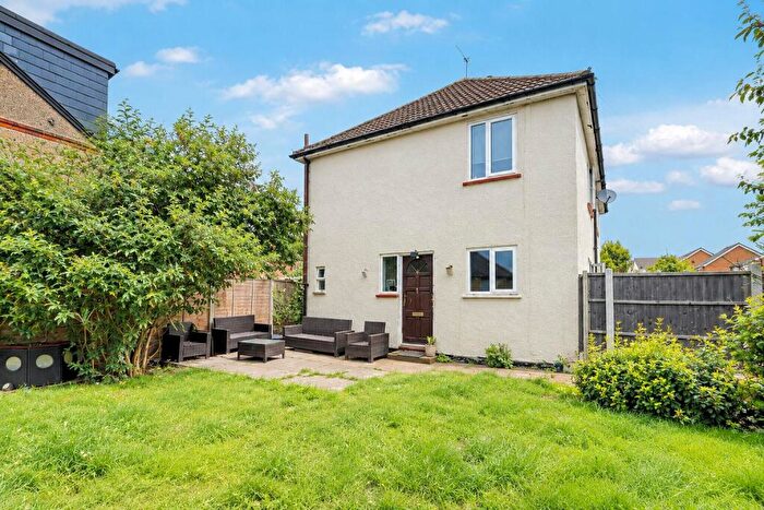 2 Bedroom Semi-Detached House For Sale In Crossing Road, Epping, CM16