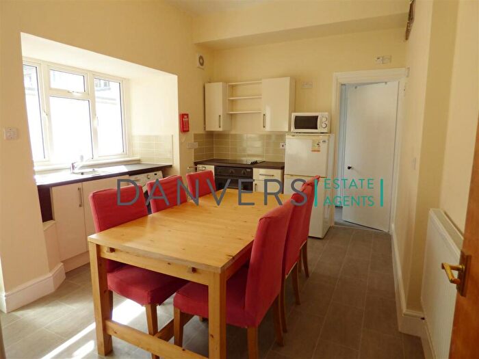 2 Bedroom Property To Rent In Hazel Street, Leicester, LE2