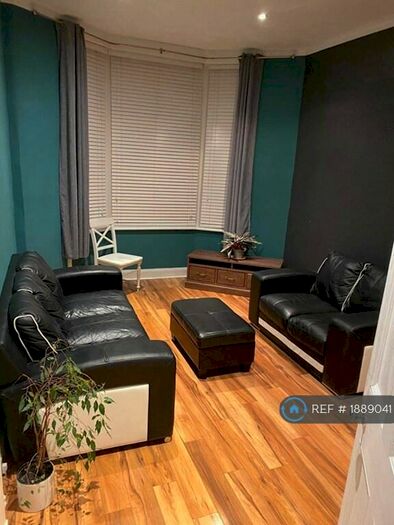 1 Bedroom Flat To Rent In Cartside Street, Glasgow, G42