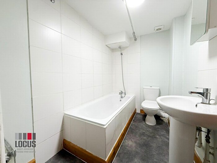 1 Bedroom Flat To Rent In Stamford Hill, Stamford Hill, N16