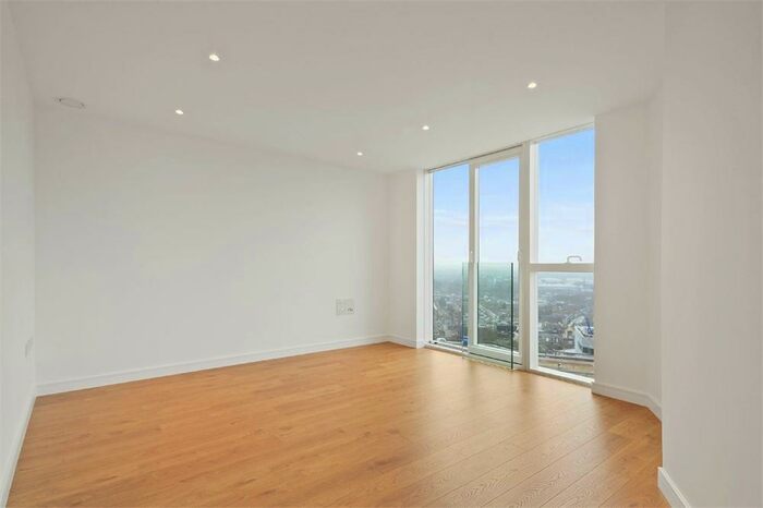 1 Bedroom Apartment To Rent In Pinnacle Apartments, Saffron Central Square, Croydon, CR0