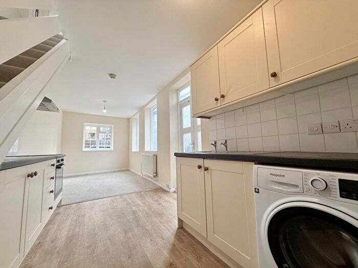 2 Bedroom Apartment For Sale In High Street, Royal Wootton Bassett, SN4