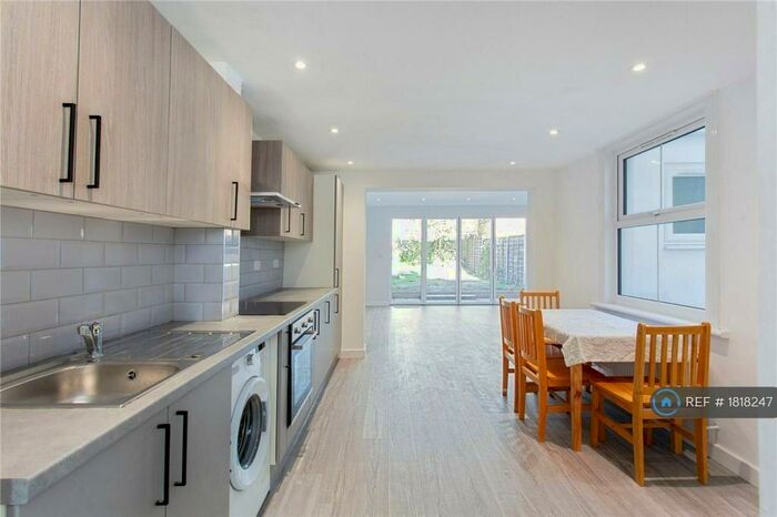 4 Bedroom Maisonette To Rent In Thistlewaite Road, London, E5