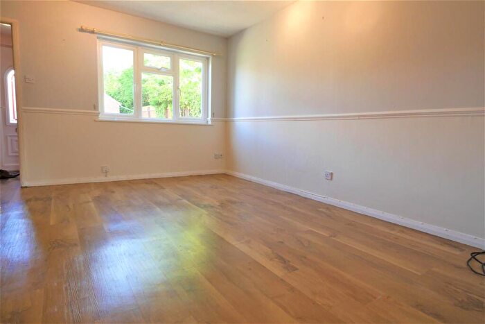 2 Bedroom Semi-Detached House For Sale In Flemming Avenue, Chalgrove, OX44
