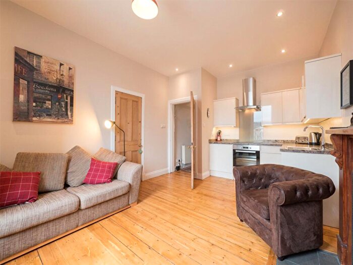 1 Bedroom Flat To Rent In Albert Street, Edinburgh, EH7