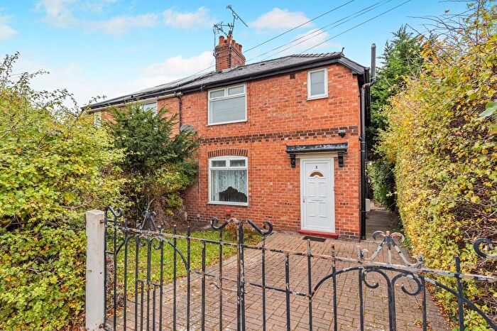 3 Bedroom Semi-Detached House For Sale In Scots Road, Mancot, CH5