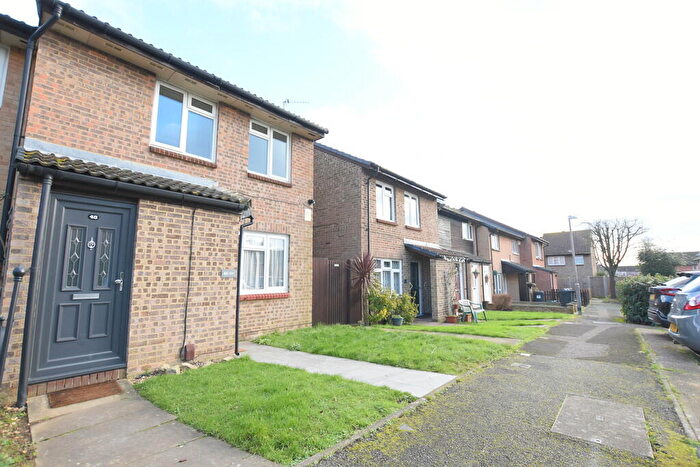 1 Bedroom Maisonette To Rent In Amanda Close, Chigwell, IG7