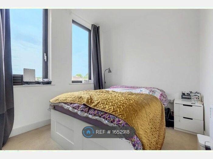 1 Bedroom Flat To Rent In East Street, Reading, RG1