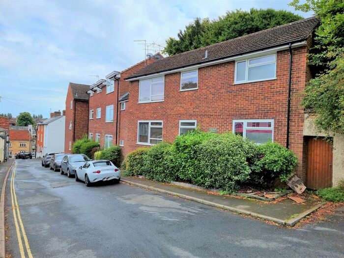 2 Bedroom Flat To Rent In Elm Street, Buckingham, MK18