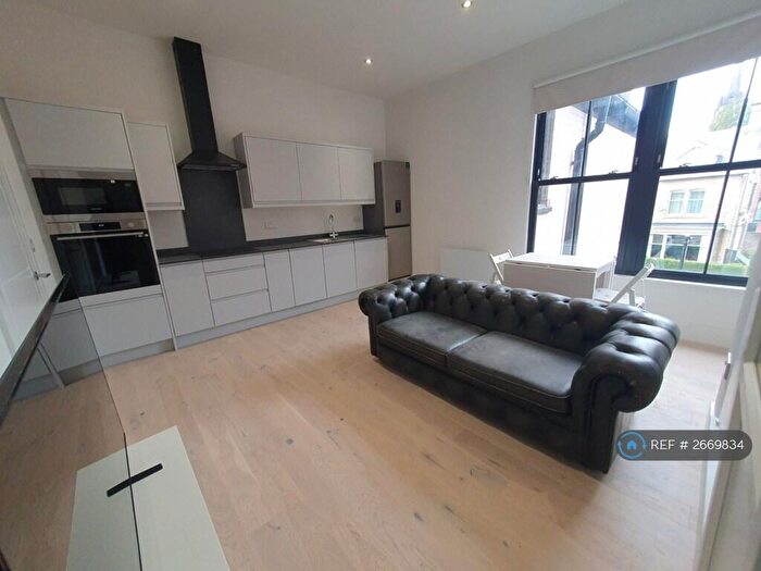 2 Bedroom Flat To Rent In Park Lane, Sheffield, S10
