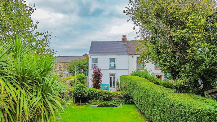 3 Bedroom End Terrace House For Sale In Minffrwd Road, Pencoed, Bridgend, CF35