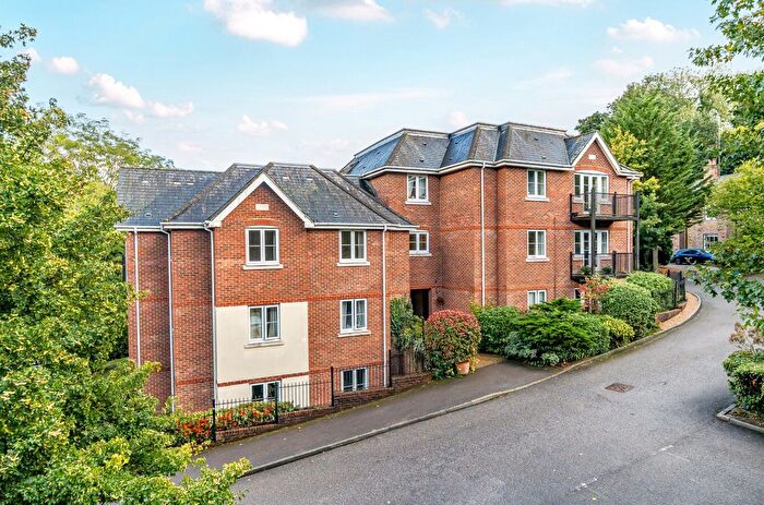 2 Bedroom Flat For Sale In Charterhouse Road, Godalming, Surrey, GU7