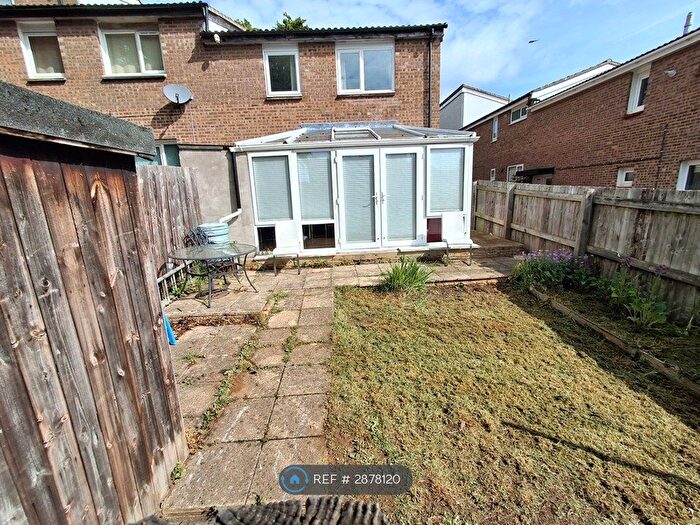 3 Bedroom End Of Terrace House To Rent In Pikemead Court, Northampton, NN3