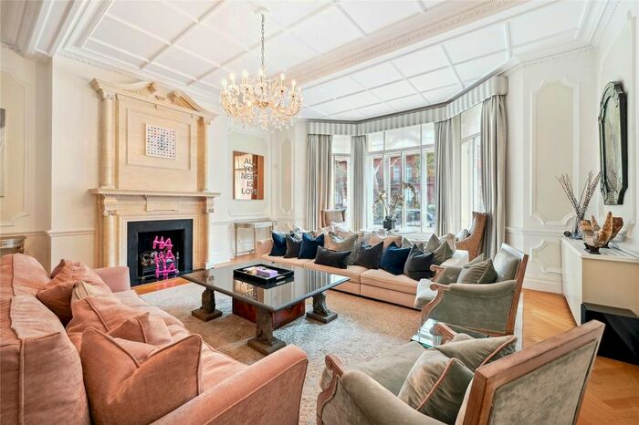 4 Bedroom Flat To Rent In Pont Street, Knightsbridge, SW1X