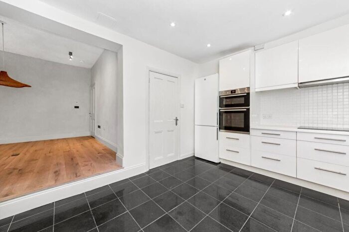 4 Bedroom House To Rent In Fox Hill Gardens, Crystal Palace, London, SE19
