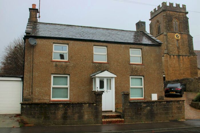 3 Bedroom Detached House To Rent In North-western, Yeovil, BA20