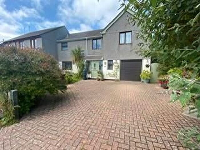 4 Bedroom Semi-Detached House For Sale In Kew Pendra, St. Buryan, TR19