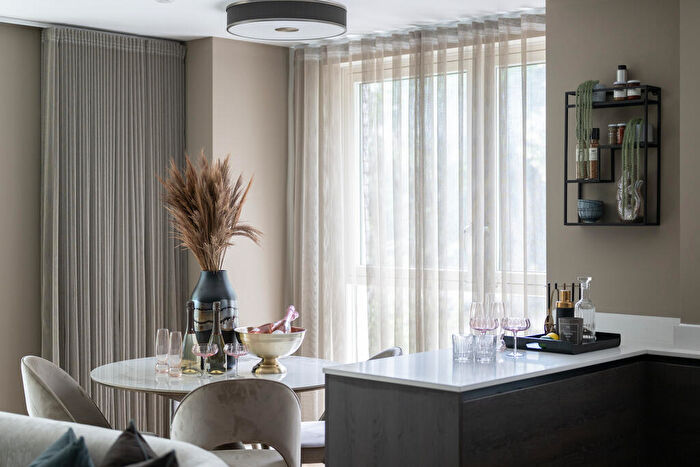 3 Bedroom Apartment For Sale In Carlton Vale London, NW6