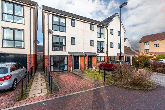 3 Bedroom Town House To Rent In Elemore Close, Great Park, NE13