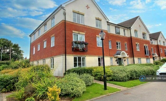 2 Bedroom Flat To Rent In Victoria Court, Leeds, LS15