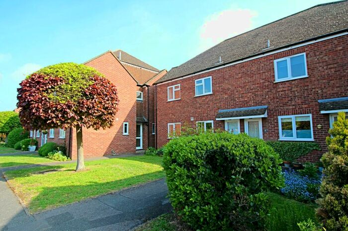 2 Bedroom Flat To Rent In Primrose Lea, Marlow, SL7