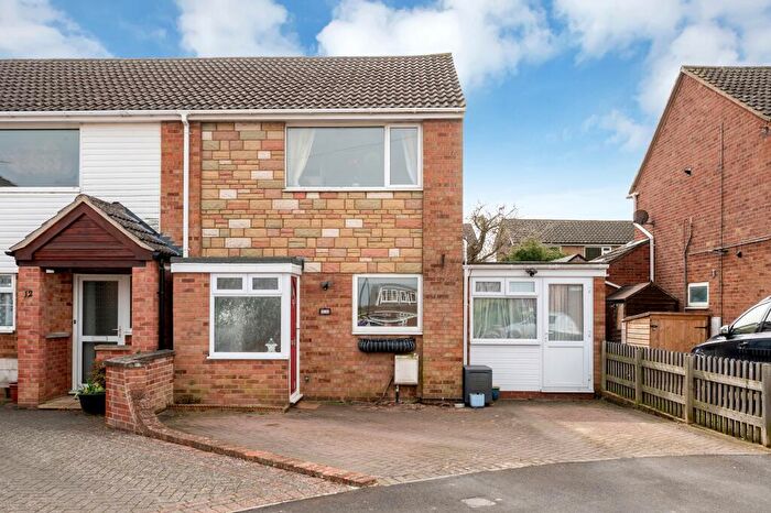 3 Bedroom Semi Detached House For Sale In Newham Road, Stamford, PE9