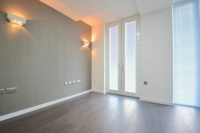 1 Bedroom Flat To Rent In Elmwood Avenue, Feltham, TW13