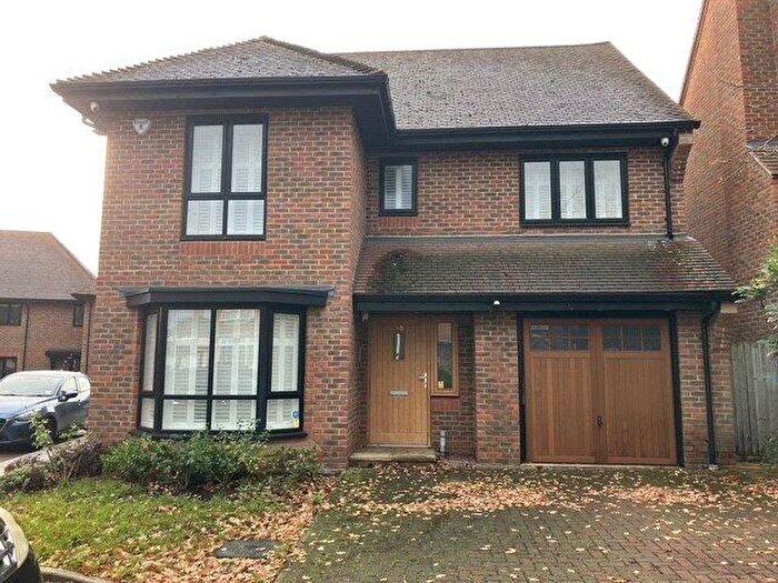 4 Bedroom House To Rent In Torrance Close, Hornchurch, RM11