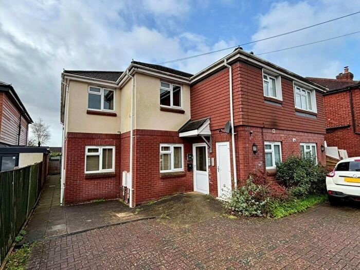 2 Bedroom Apartment To Rent In Park Gate, SO31