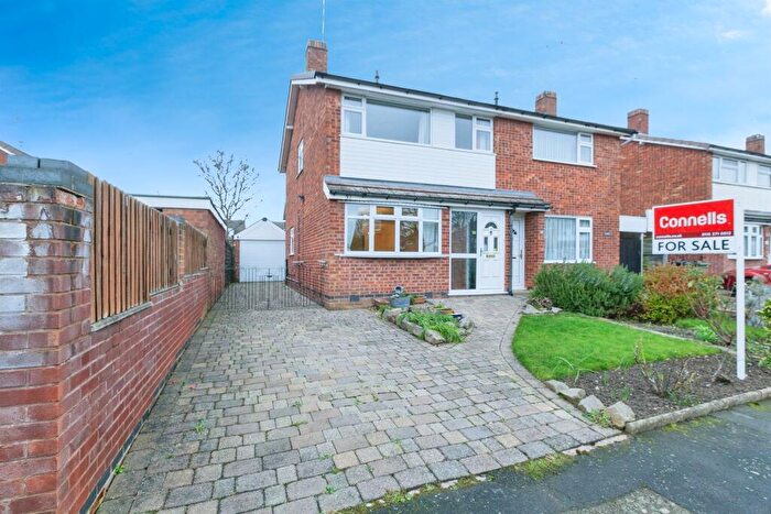 3 Bedroom Semi Detached House For Sale In Cawsand Road, Wigston, LE18