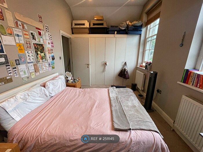 2 Bedroom Flat To Rent In Streatham Common North, London, SW16