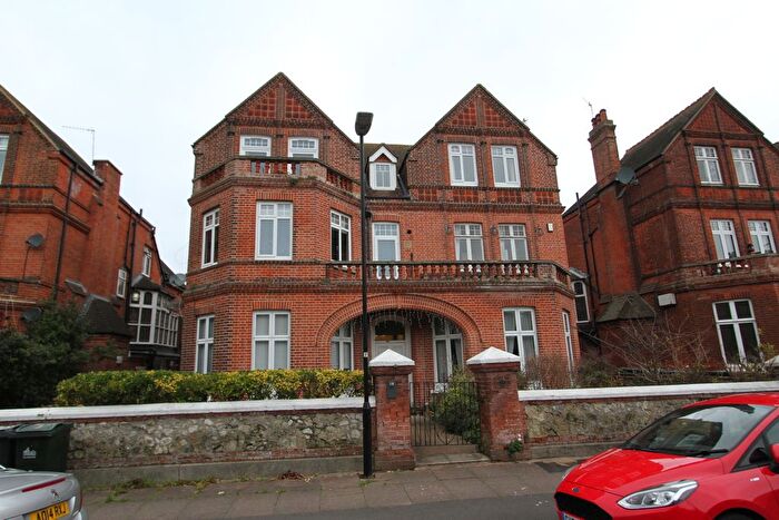 3 Bedroom Flat For Sale In Hartfield Road, Eastbourne, BN21