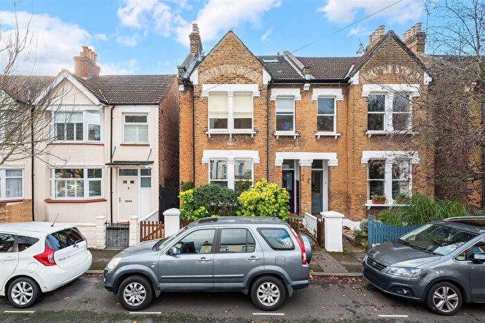 2 Bedroom Maisonette For Sale In Wilton Road, Colliers Wood, SW19