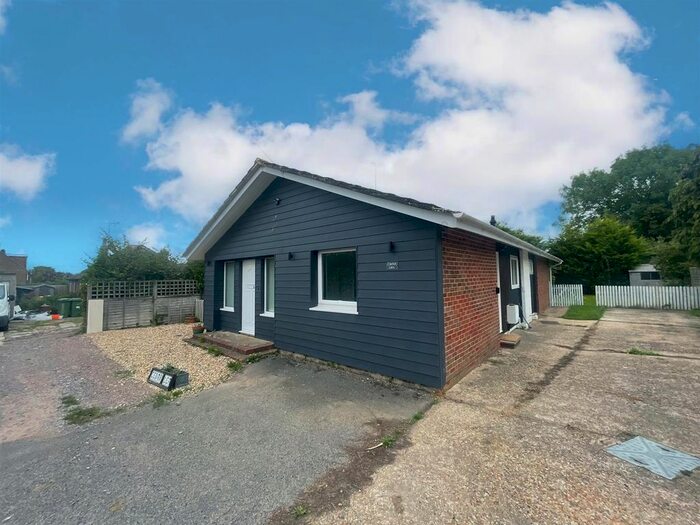 3 Bedroom Detached Bungalow To Rent In Staples Barn Lane, Henfield, BN5