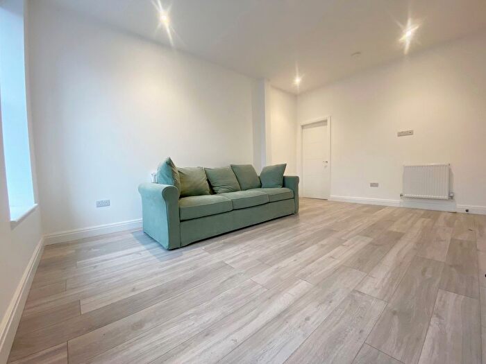 1 Bedroom Flat To Rent In Camberwell Road, London, SE5