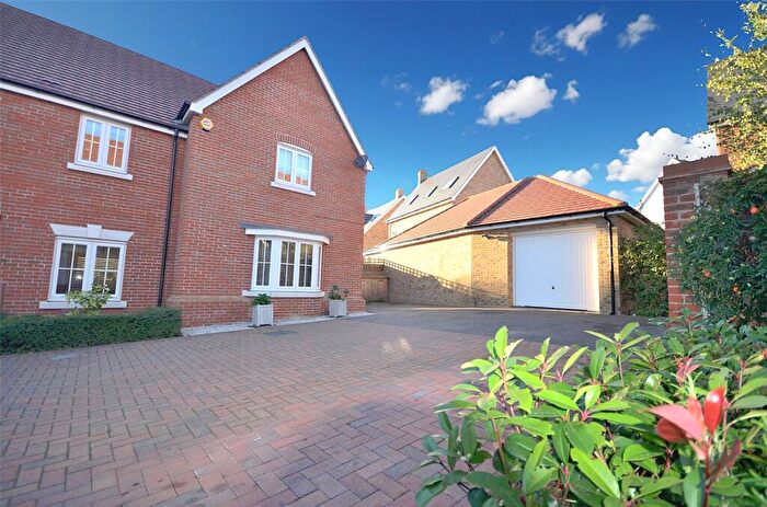 3 Bedroom Semi-Detached House For Sale In Axial Drive, Colchester, CO4
