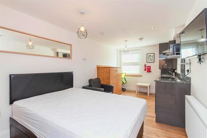 Studio To Rent In Osborne Terrace, Jesmond, Newcastle Upon Tyne, NE2